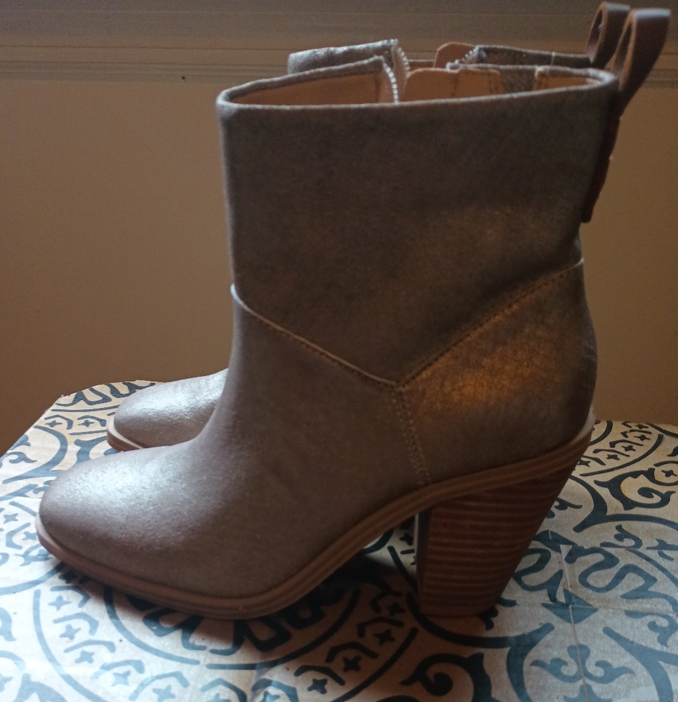 Crown Vintage Metallic Heeled Boots